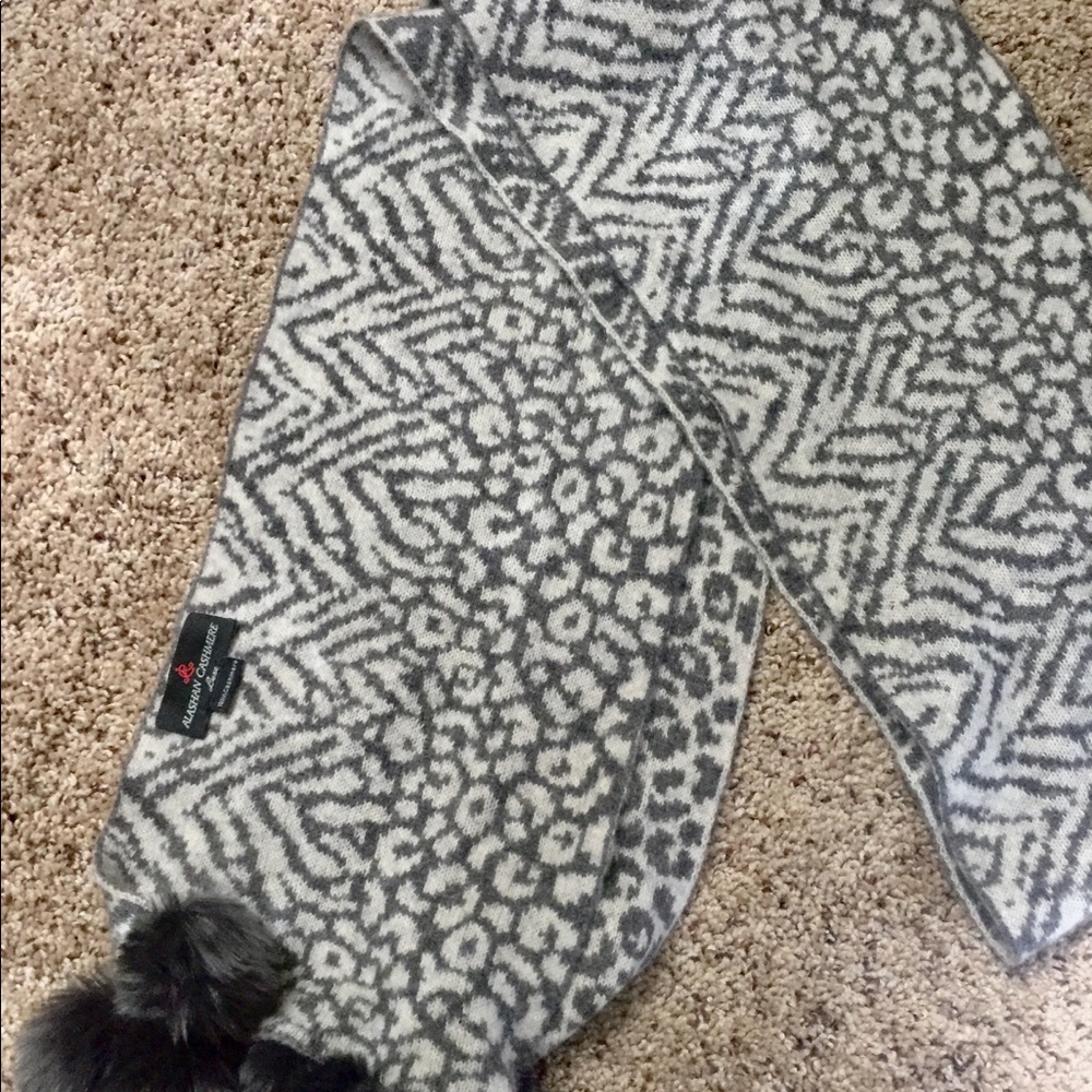 Alashan Cashmere luxe Pom Pom scarf, never worn